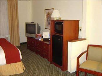 Inn Comfort South - I-240 3*