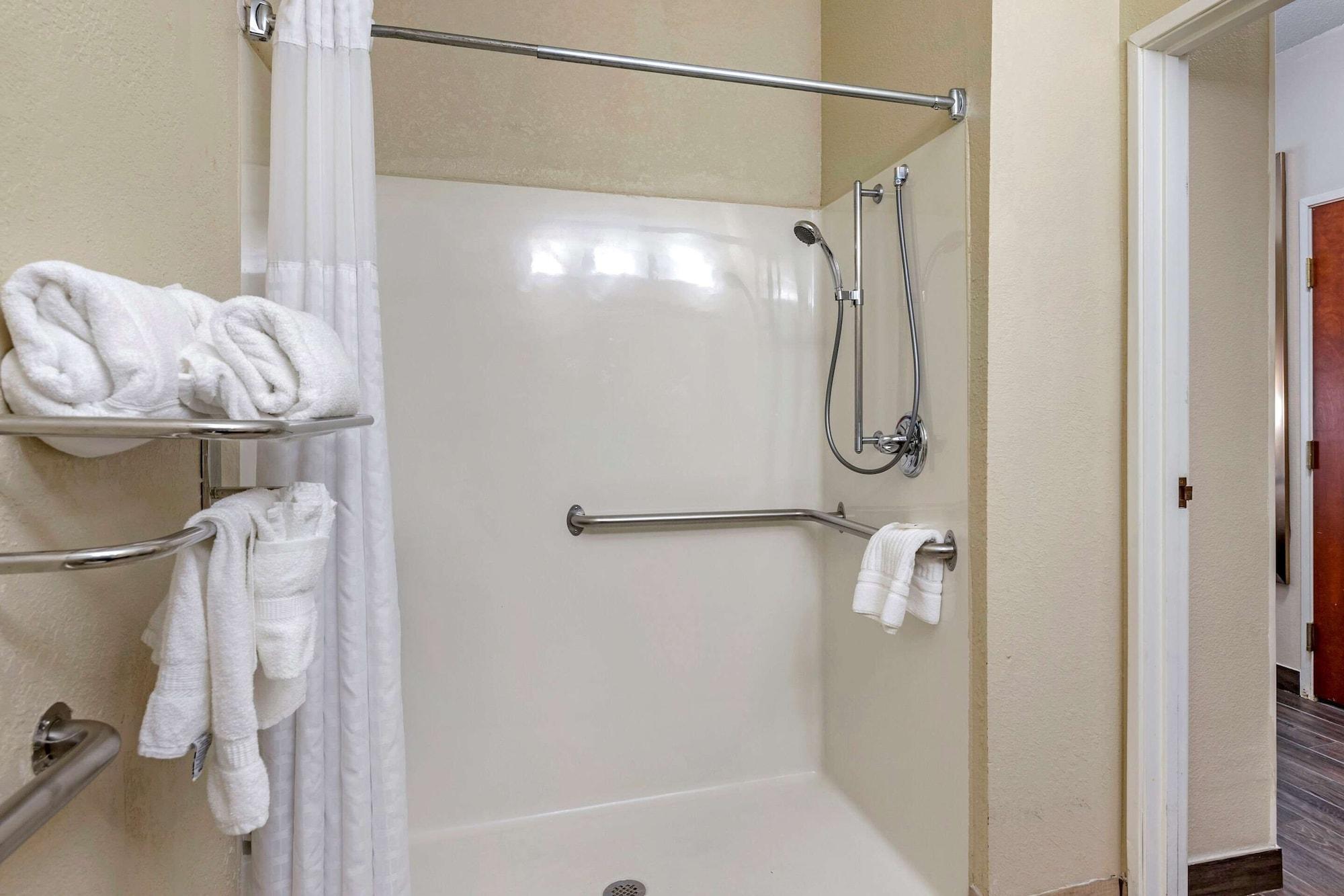 Comfort South - I-240 Inn