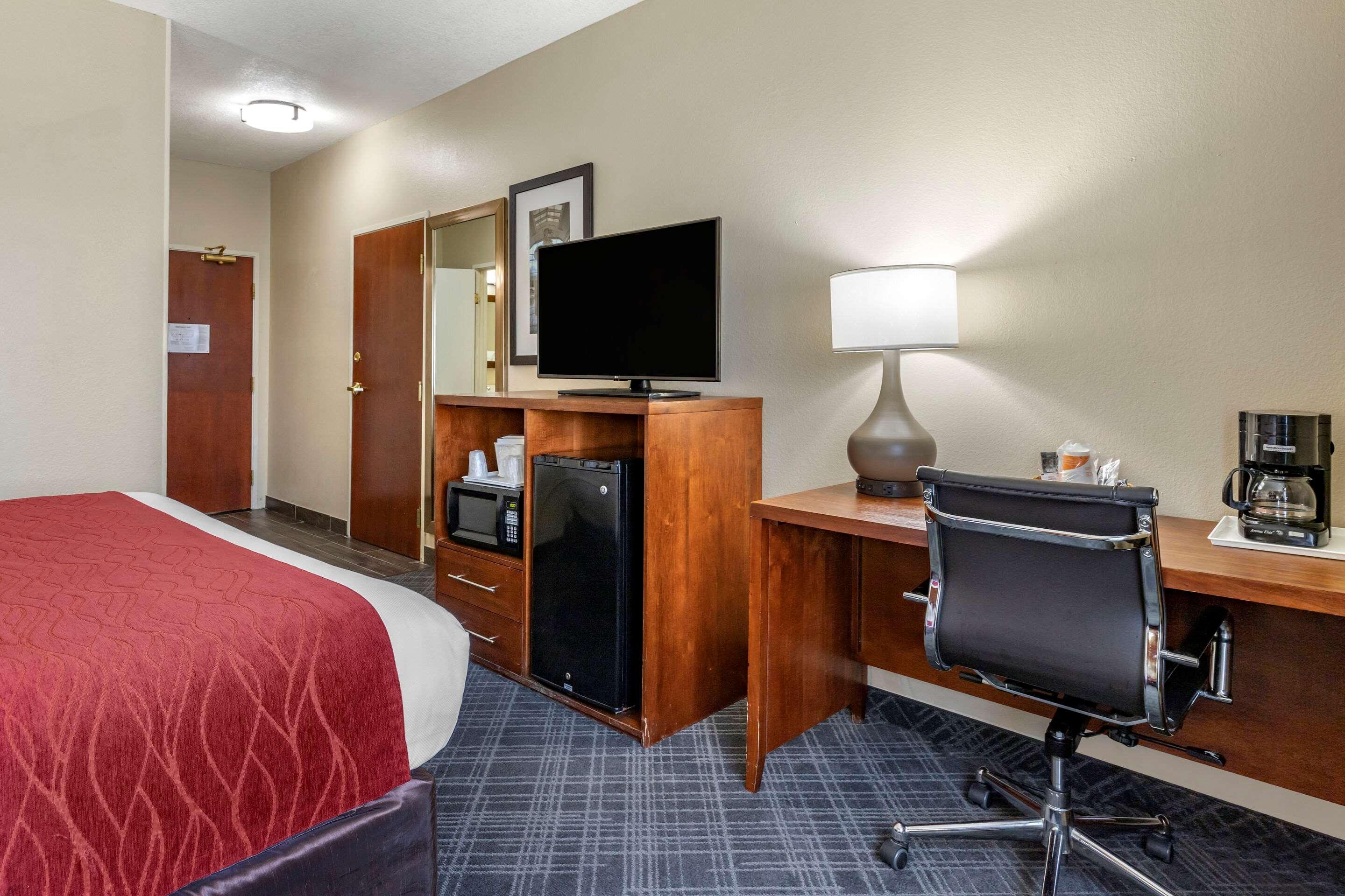 Comfort South - I-240 Inn 3*