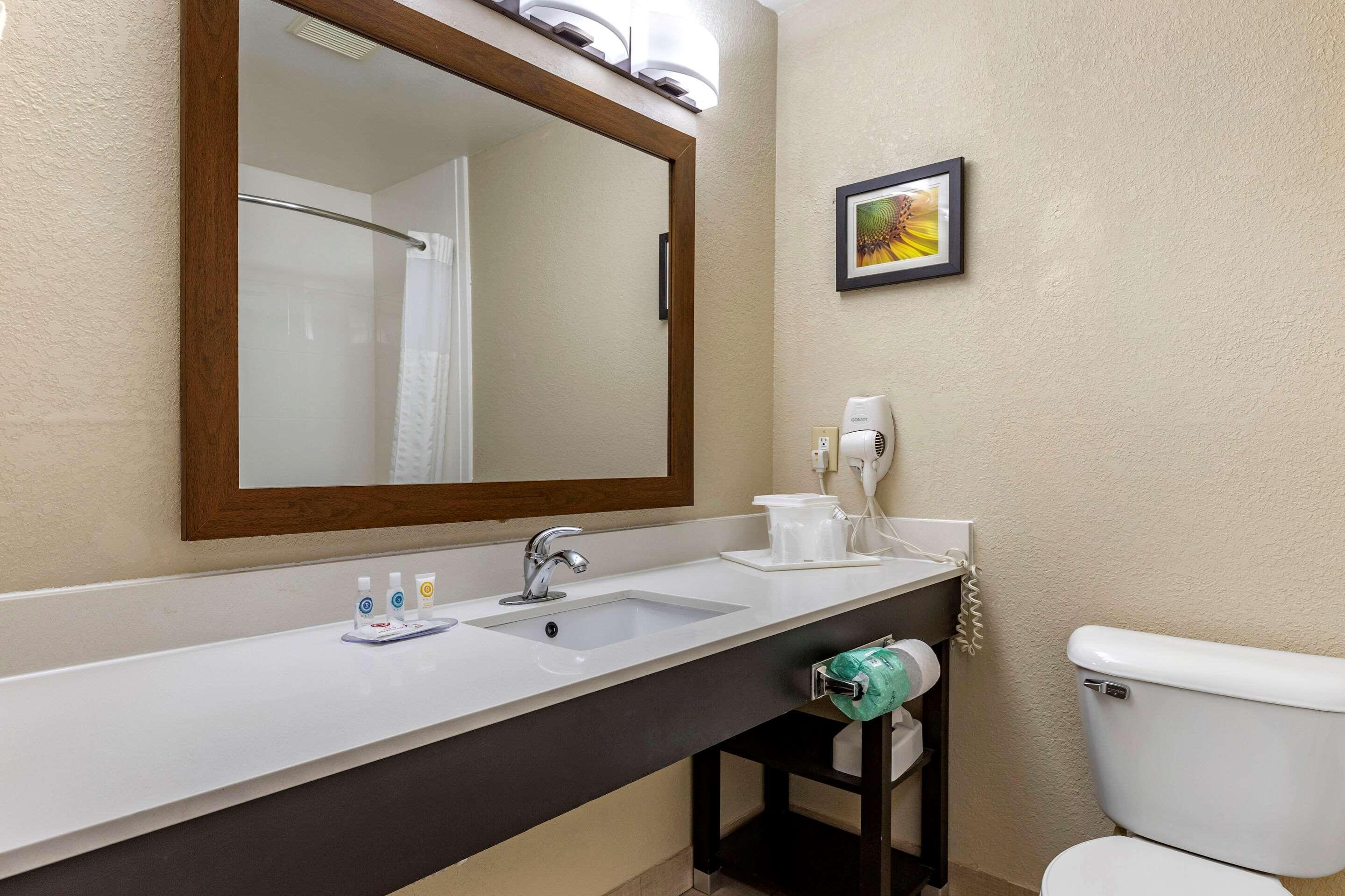 Comfort South - I-240 Inn