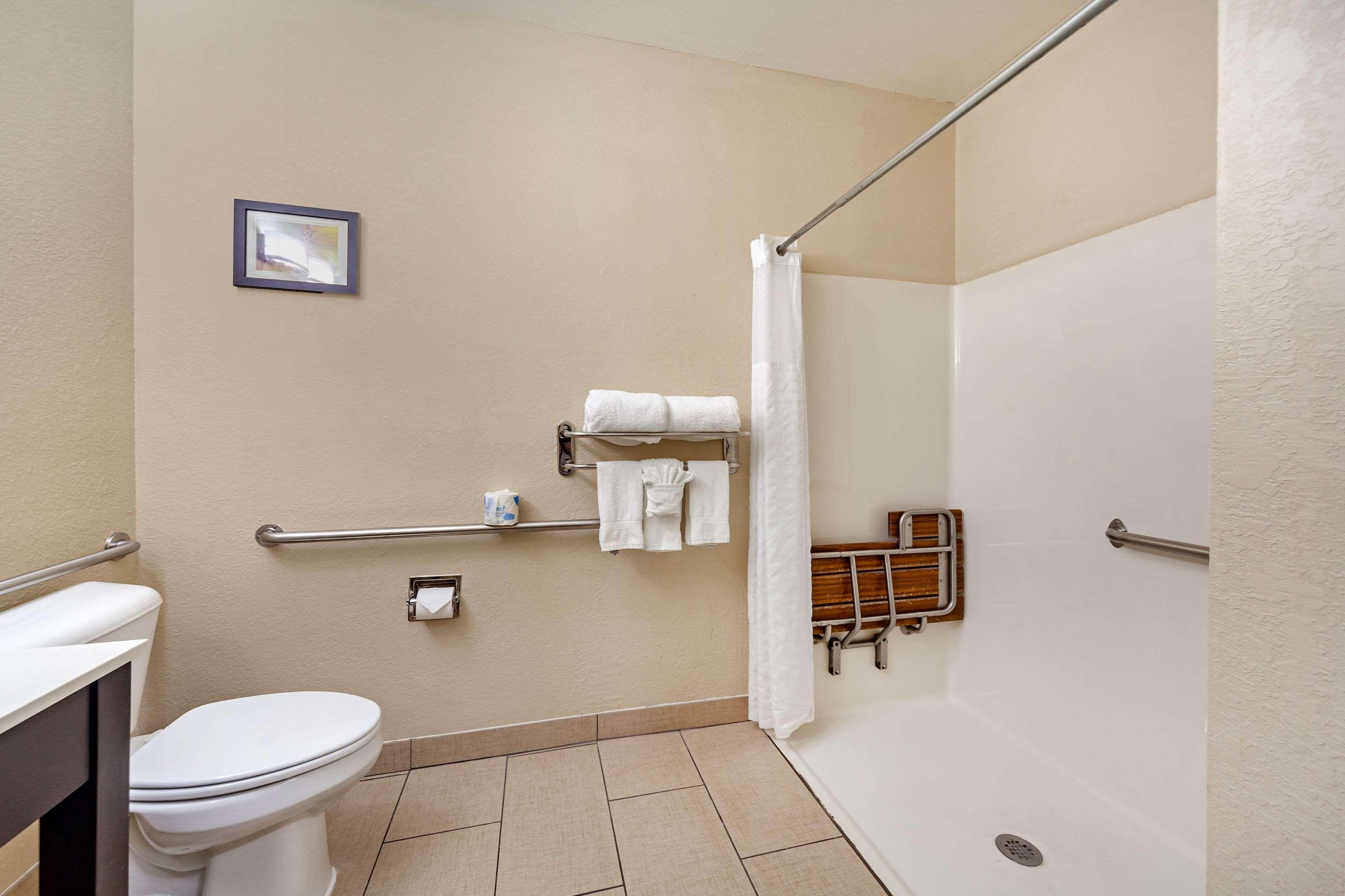 Comfort South - I-240 Inn