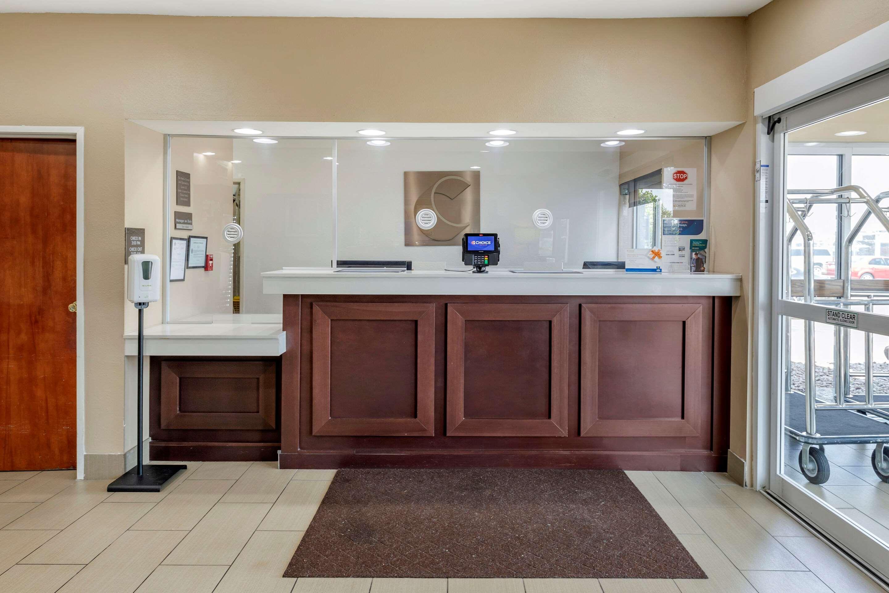 Comfort South - I-240 Inn