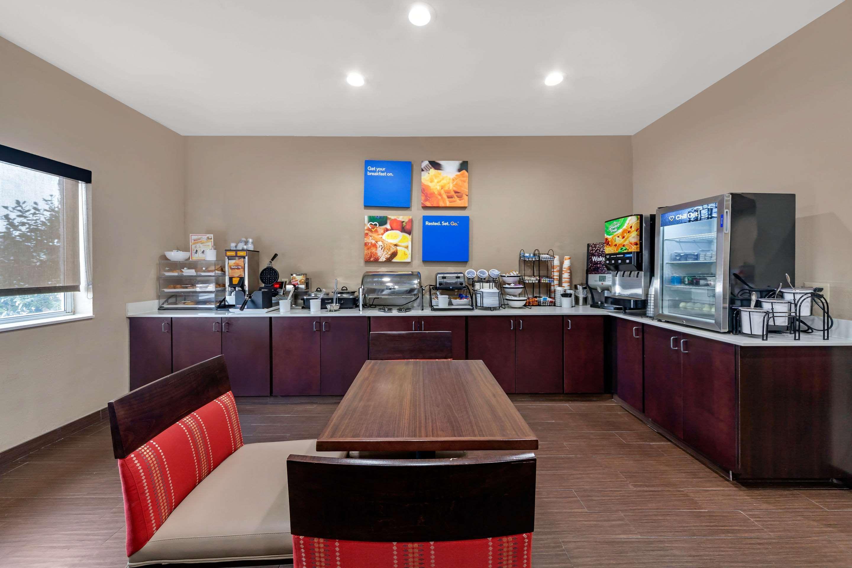 Comfort South - I-240 Inn 3*