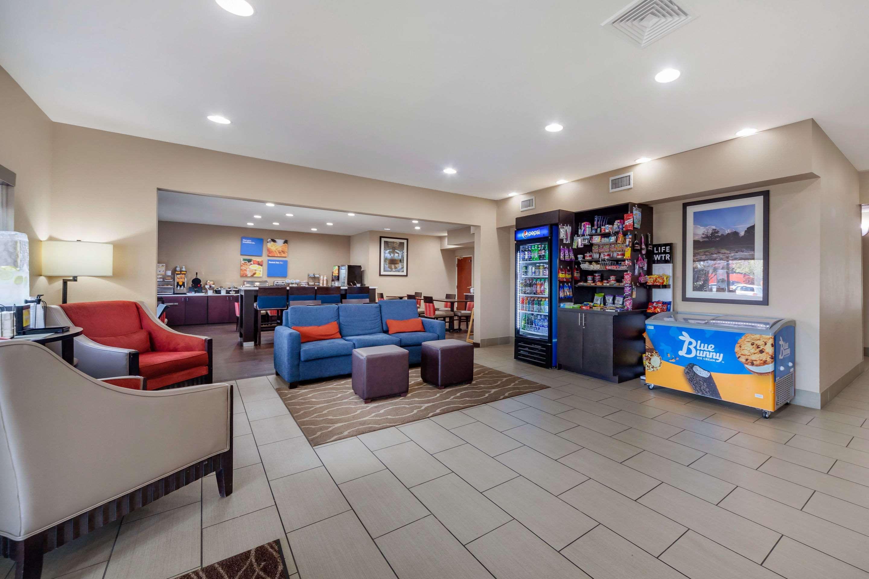 Comfort South - I-240 Inn
